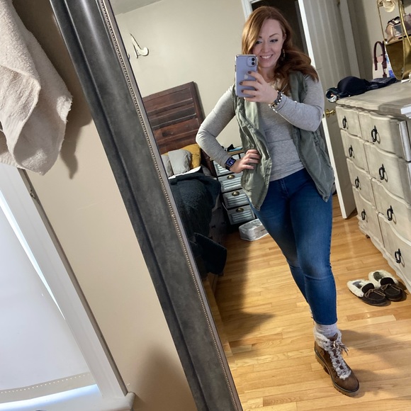 Meet your Posher, Ashley - Picture 3 of 8